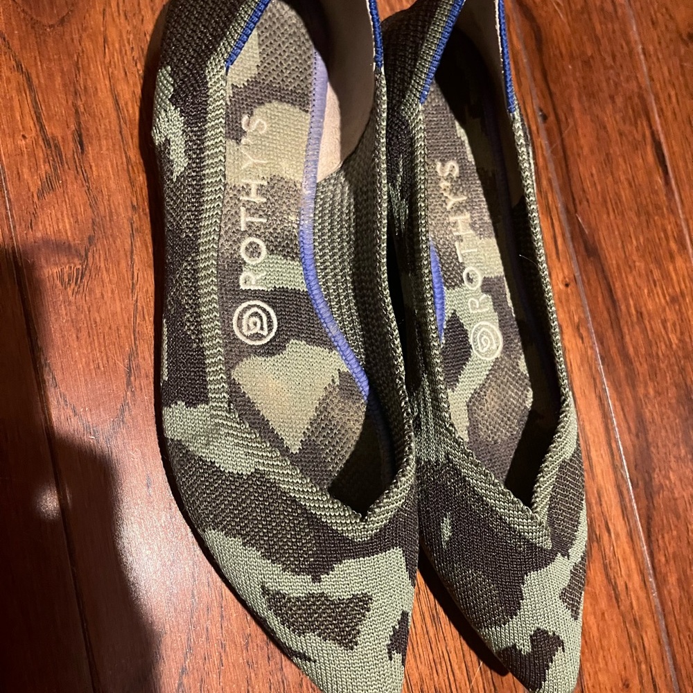 Rothy’s. The Point. Camo.